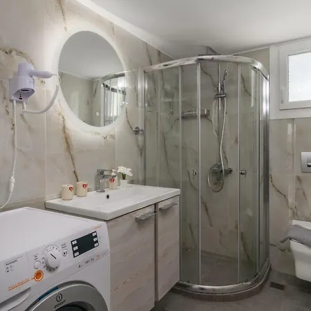 アパート Balliu Triovasálos